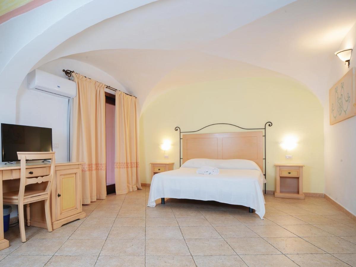 Hotel Pedra Santa Байя Сардиния Экстерьер фото